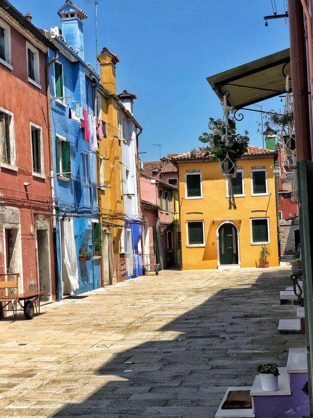 Plan your own Burano day trip