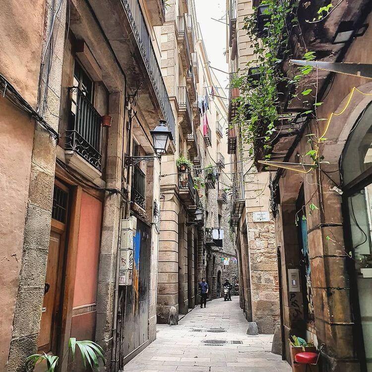 Famous Barcelona Tourist Sights and Attractions