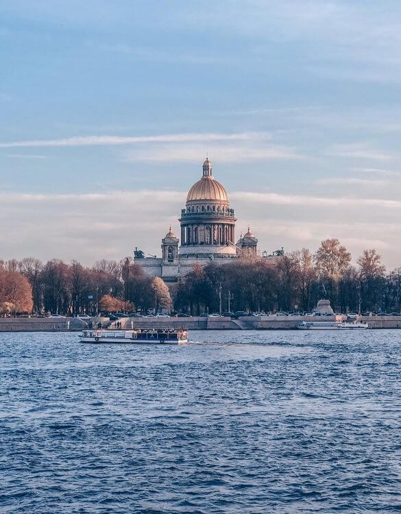 best time to visit st petersburg