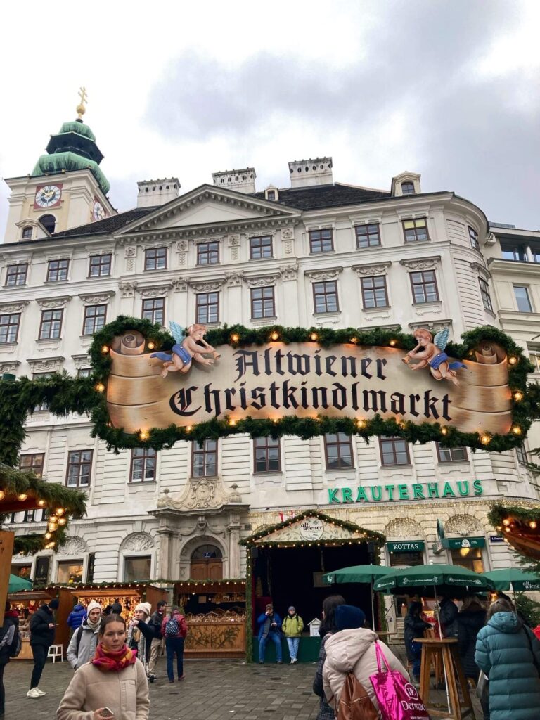 christmas market things to do in vienna